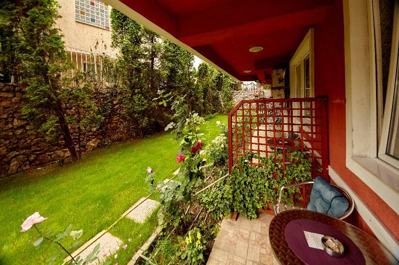 Leonardo Hotel Скопье Экстерьер фото